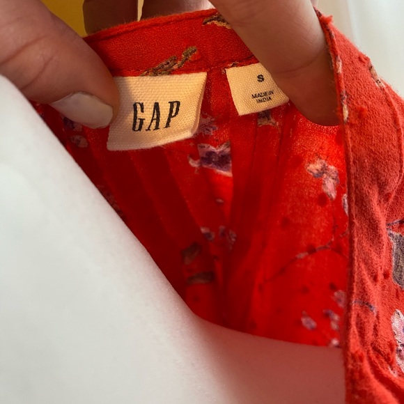 Summer top!!! Gap - Picture 3 of 3